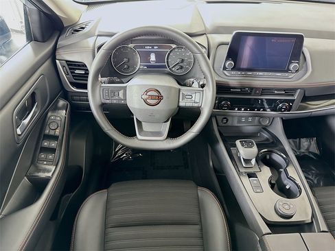 Certified 2025 Nissan Rogue SV image 4