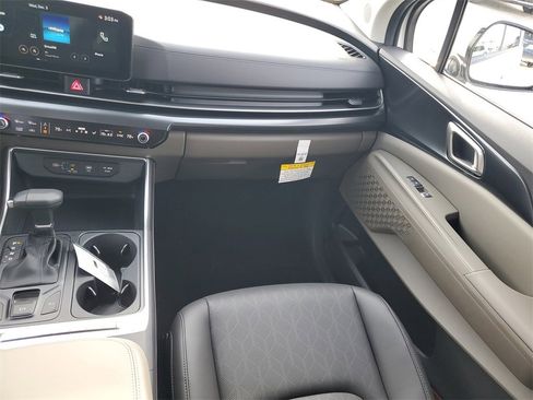 New 2026 Kia Carnival image 27