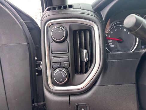 Used 2020 Chevrolet Silverado 1500 LT RWD image 19