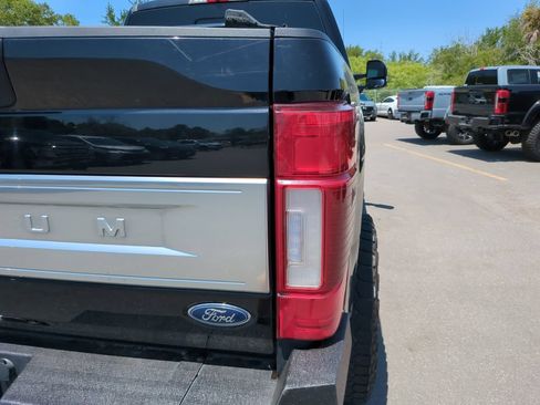 Used 2021 Ford F250 Platinum w/ FX4 Off-Road Package AWD/4WD image 11