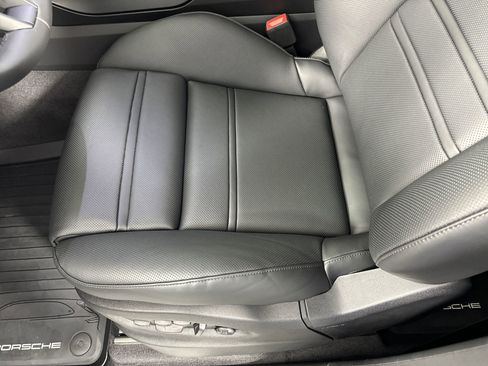 Certified 2025 Porsche Cayenne S image 14