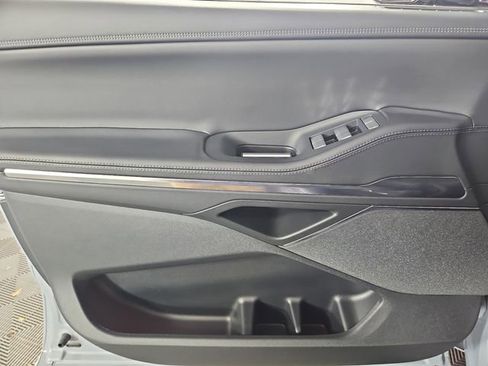 New 2025 Lincoln Navigator L Reserve AWD/4WD image 12
