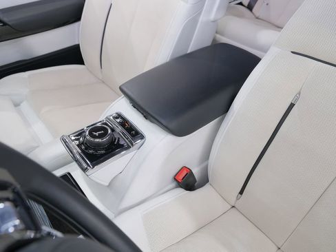 Used 2023 Rolls-Royce Phantom Sedan image 29