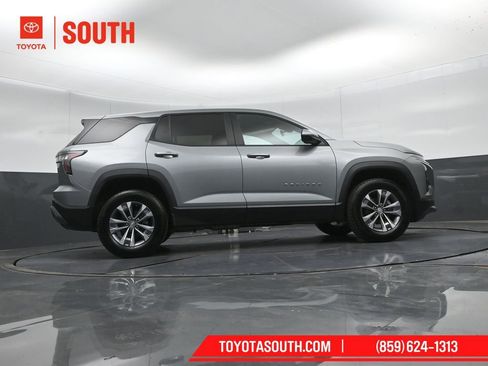 Used 2025 Chevrolet Equinox LT AWD/4WD image 38
