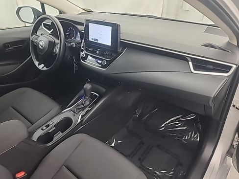 Used 2025 Toyota Corolla LE FWD image 15