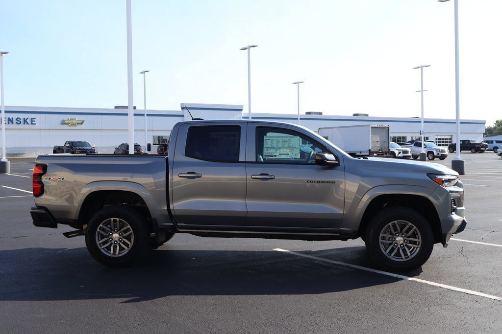 New 2026 Chevrolet Colorado LT w/ LT Convenience Package AWD/4WD image 9