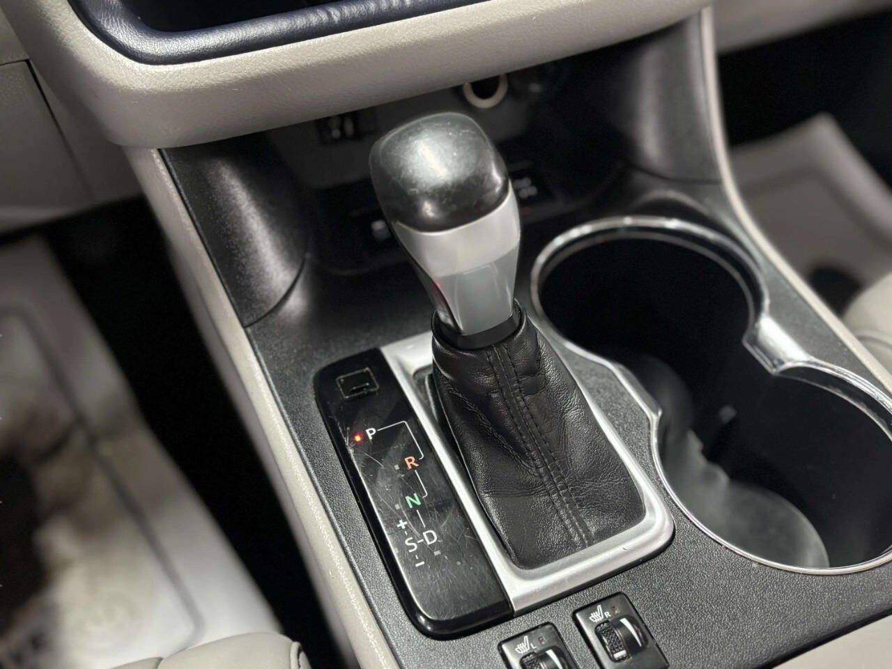 Used 2014 Toyota Highlander XLE AWD/4WD image 28