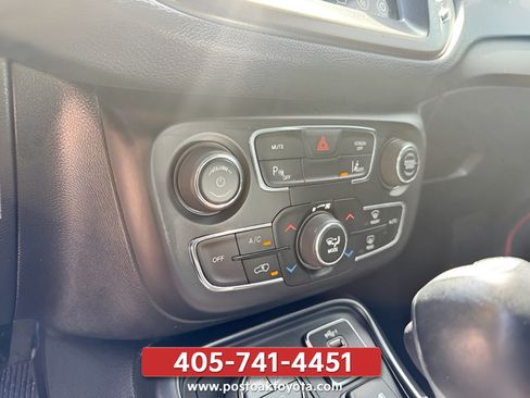 Used 2021 Jeep Compass Trailhawk AWD/4WD image 28