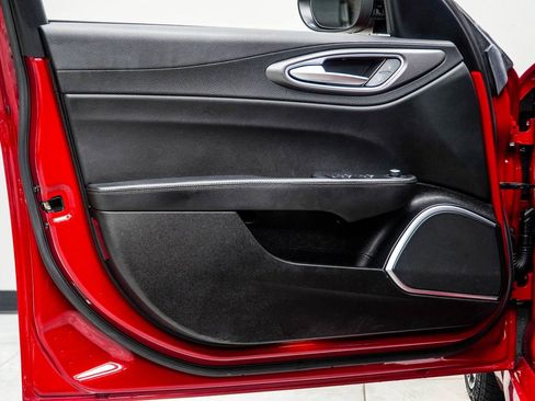 Used 2022 Alfa Romeo Giulia Veloce image 32