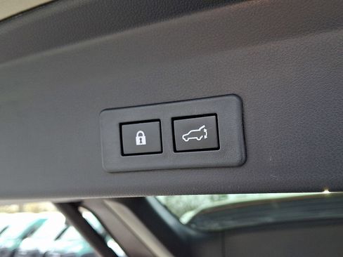 Used 2023 Subaru Ascent Premium w/ Convenience Package image 30