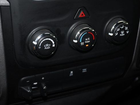 Used 2016 RAM 1500 Express AWD/4WD image 37