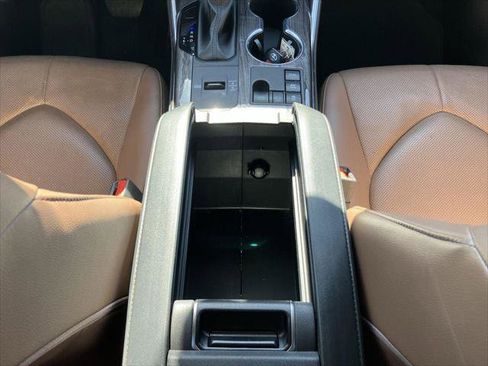 Certified 2025 Toyota Highlander Limited AWD/4WD image 20