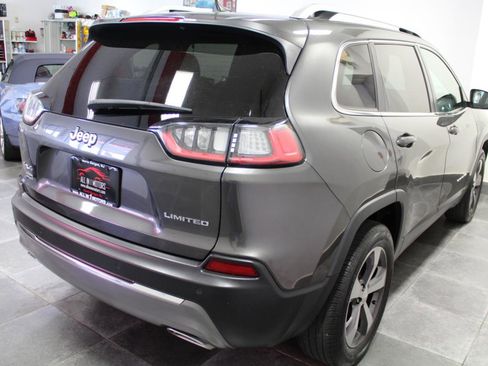 Used 2019 Jeep Cherokee Limited AWD/4WD image 6
