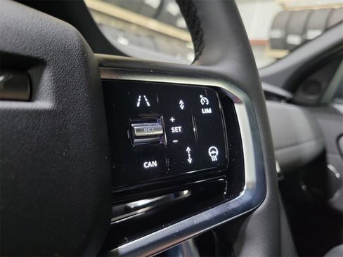 New 2025 Land Rover Discovery Sport Dynamic SE image 16