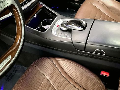 Used 2017 Mercedes-Benz S 550 4MATIC Sedan image 17