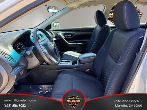 Used 2017 Nissan Altima 2.5 SV FWD image 2
