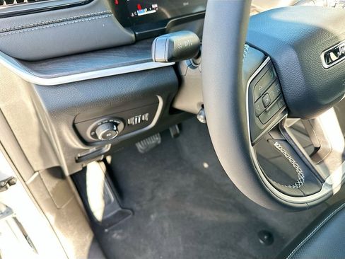 New 2026 Jeep Grand Cherokee L Limited image 10