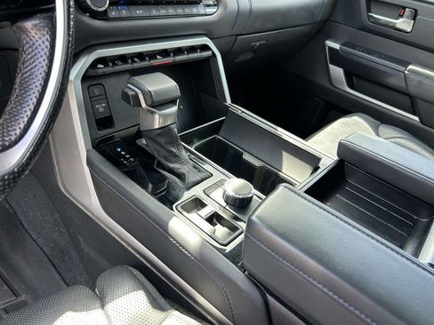 Used 2024 Toyota Tundra Platinum AWD/4WD image 22
