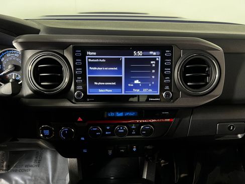 Used 2023 Toyota Tacoma TRD Sport AWD/4WD image 18