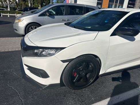 Used 2018 Honda Civic LX image 3
