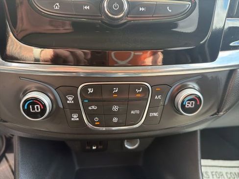 Used 2018 Chevrolet Traverse LT FWD image 35