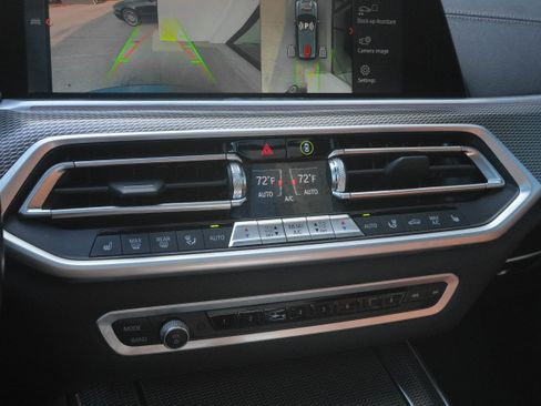 Used 2022 BMW X5 xDrive40i w/ M Sport Package AWD/4WD image 21