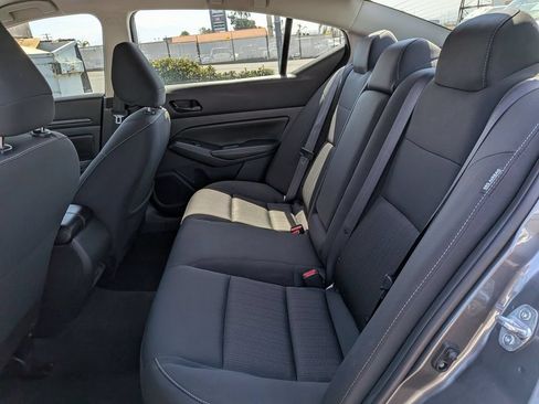 Used 2025 Nissan Altima 2.5 SV FWD image 27