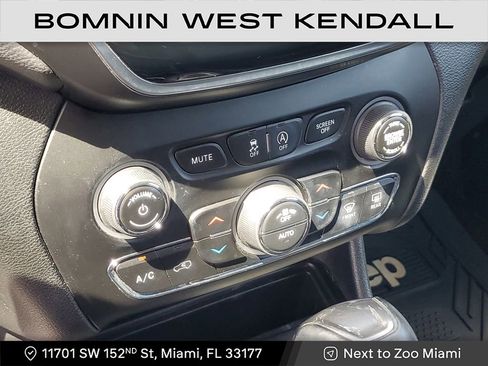 Used 2019 Jeep Cherokee Limited w/ Luxury Group image 27