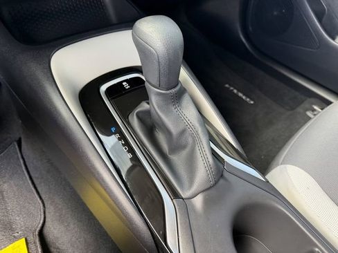 Used 2025 Toyota Corolla LE image 16