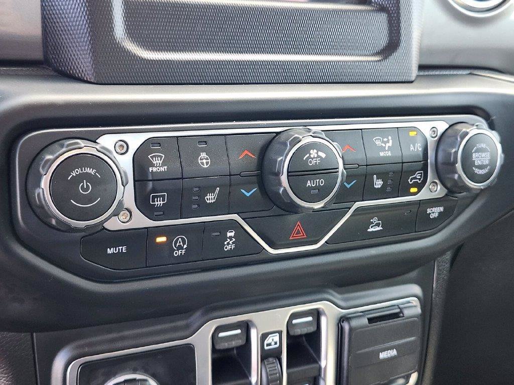 Used 2020 Jeep Gladiator Overland w/ Cold Weather Group AWD/4WD image 20