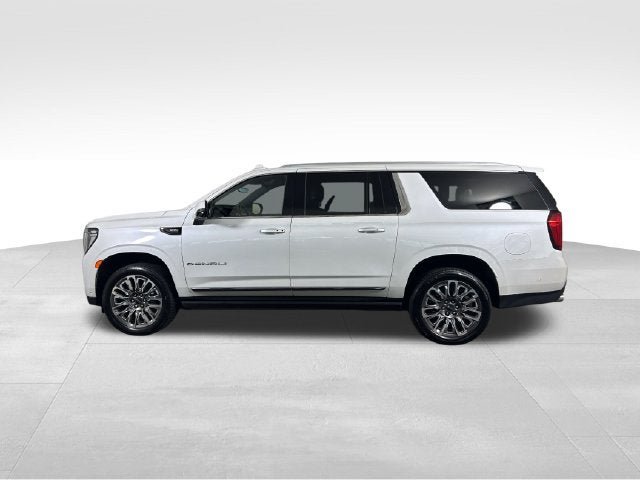 Used 2024 GMC Yukon XL Denali Ultimate AWD/4WD image 2
