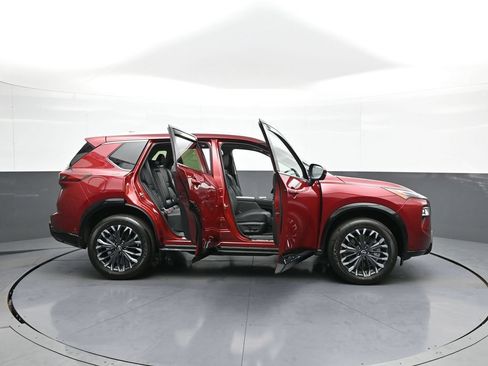 Used 2026 Nissan Rogue Platinum w/ Tech Package AWD/4WD image 42
