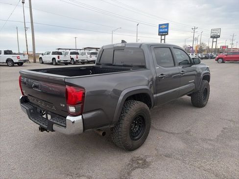 Used 2019 Toyota Tacoma 4D Double Cab image 6