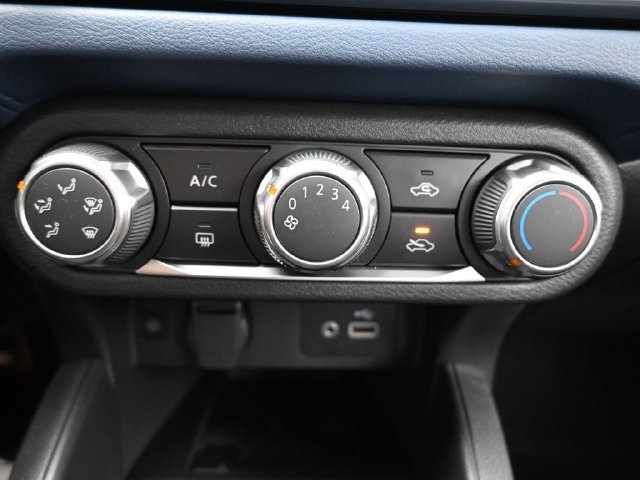 Used 2025 Nissan Versa SV w/ Trunk Package FWD image 25