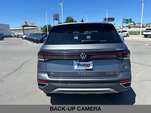 New 2026 Volkswagen Taos SE AWD/4WD image 4