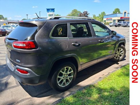 Used 2015 Jeep Cherokee Latitude AWD/4WD image 5