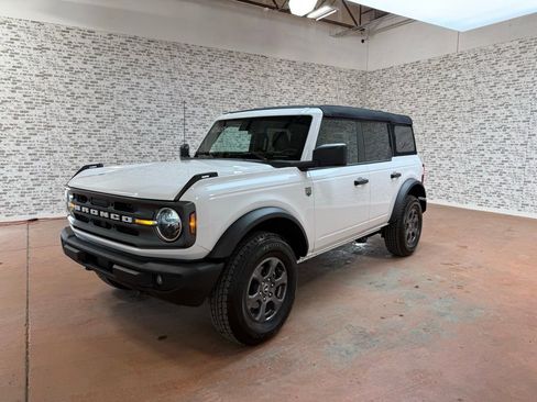 Used 2024 Ford Bronco Big Bend image 3