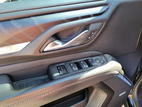 Used 2023 GMC Yukon Denali RWD image 29