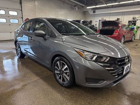 Used 2023 Nissan Versa SV image 8