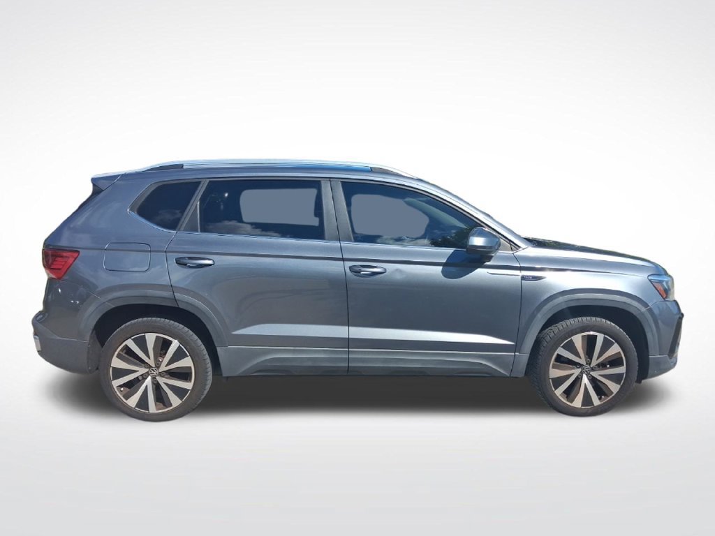 Certified 2022 Volkswagen Taos SE FWD image 4