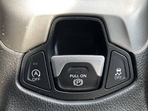 Used 2019 Jeep Compass Latitude AWD/4WD image 21