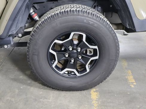 Used 2020 Jeep Gladiator Rubicon AWD/4WD image 42