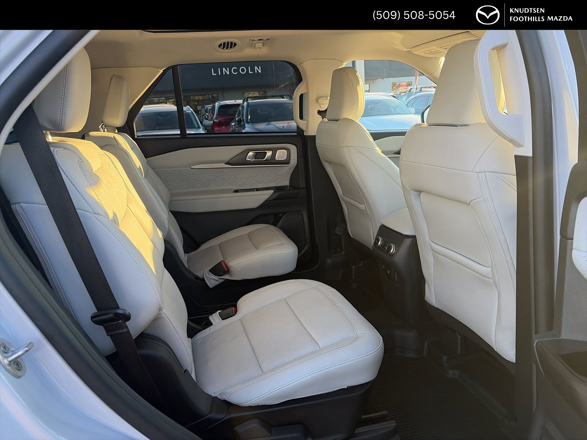 Used 2025 Ford Explorer Platinum w/ Ultimate Package AWD/4WD image 18