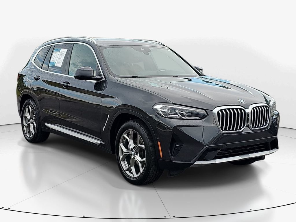 Used 2024 BMW X3 xDrive30i w/ Premium Package AWD/4WD image 3