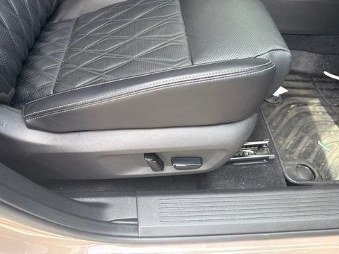 Used 2024 Nissan Rogue Platinum w/ Platinum Premium Package FWD image 14