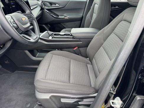 Used 2025 Chevrolet Equinox LT FWD image 9