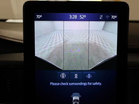 Used 2022 Ford Explorer King Ranch w/ Technology Package image 48