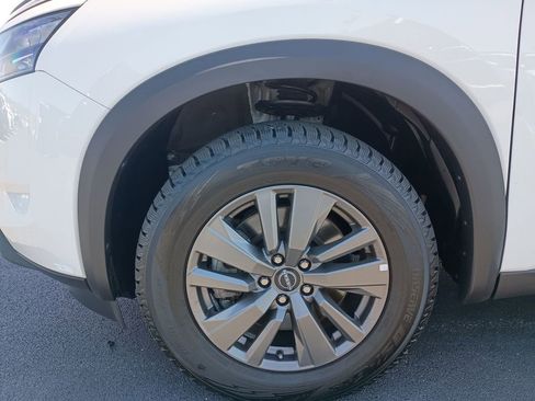 Certified 2024 Nissan Pathfinder S AWD/4WD image 16