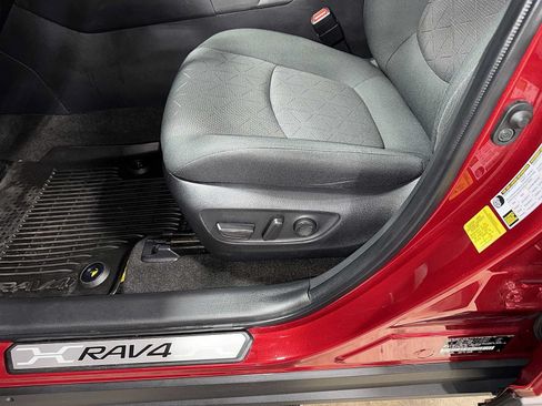 Used 2023 Toyota RAV4 XLE FWD image 23
