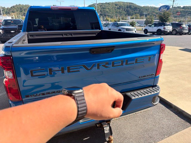 Used 2022 Chevrolet Silverado 1500 Custom w/ LPO, Dark Essentials Package AWD/4WD image 15